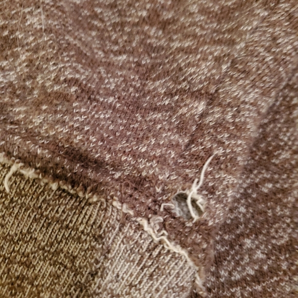 Mens Lucky Brand tan fleece pullover with 3 buttons. Size xl - Picture 3 of 7